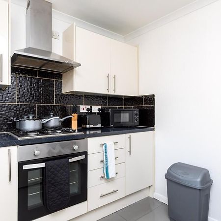 19A The Broadwalk - Cozy 1Br In The Heart Of Crawley Near Gatwick Airport Great For Contractors And Flight Crew Students别墅 外观 照片