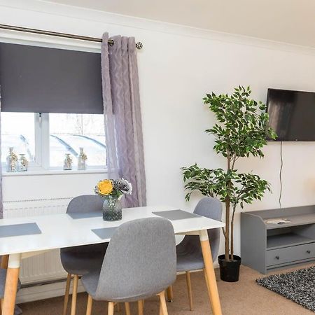 19A The Broadwalk - Cozy 1Br In The Heart Of Crawley Near Gatwick Airport Great For Contractors And Flight Crew Students别墅 外观 照片