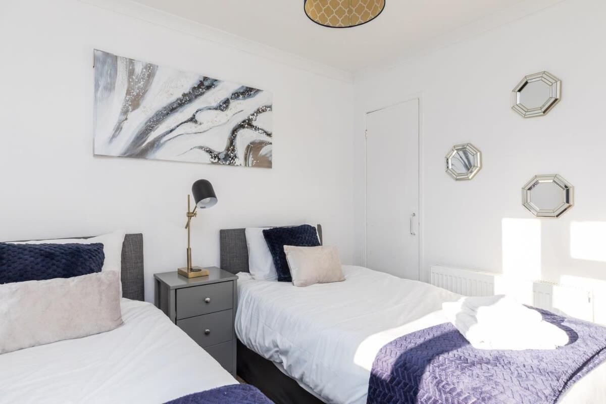 19A The Broadwalk - Cozy 1Br In The Heart Of Crawley Near Gatwick Airport Great For Contractors And Flight Crew Students别墅 外观 照片